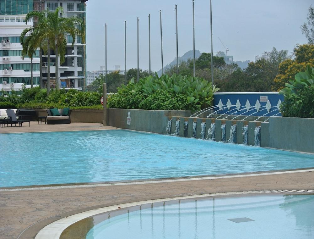 ג'ורג' טאון Gurney Bay Hotel, A Parkroyal Partner Hotel מראה חיצוני תמונה Swimming pool